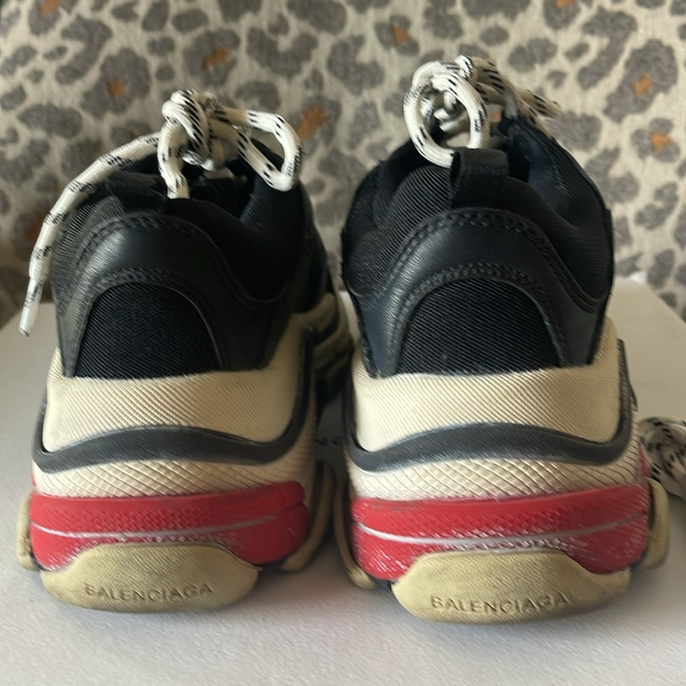Balenciaga
Triple S sneakers - Picture 5 of 7